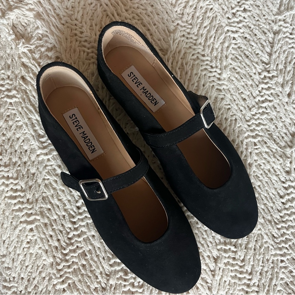 Steve Madden Black Slip on Flats